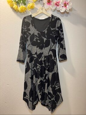 The Line of Style Grey Midi Dress 3/4 Sleeve Black Floral Print Casual Women